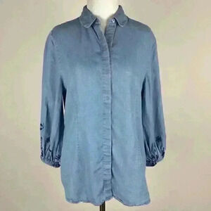 Vision 155 womens top size 6 Blue chambray Floral